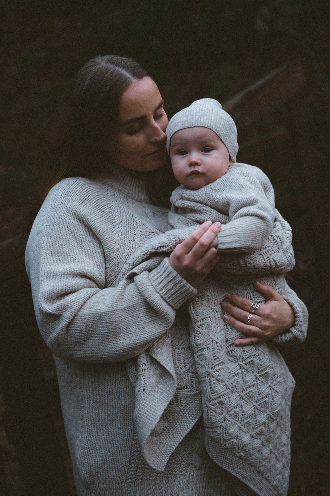 Flora Strikket ullteppe - Beige Melange