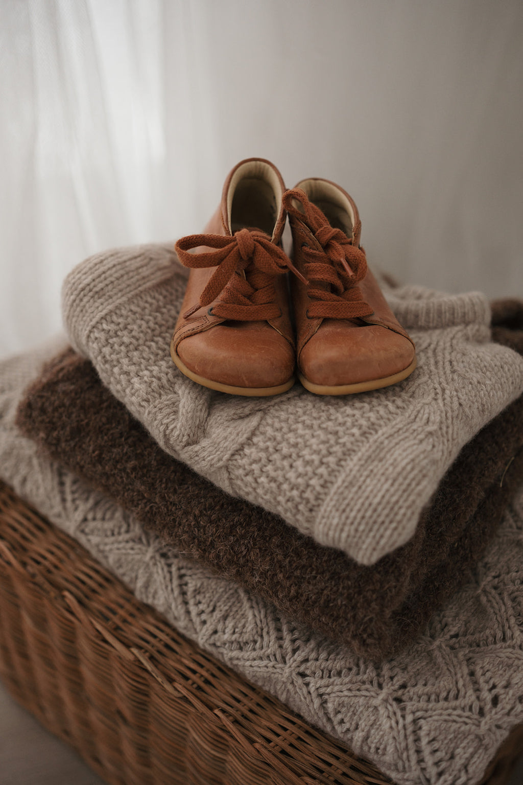 Flora Strikket ullteppe - Beige Melange